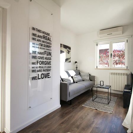 Apartment Margita Ровин Екстериор снимка