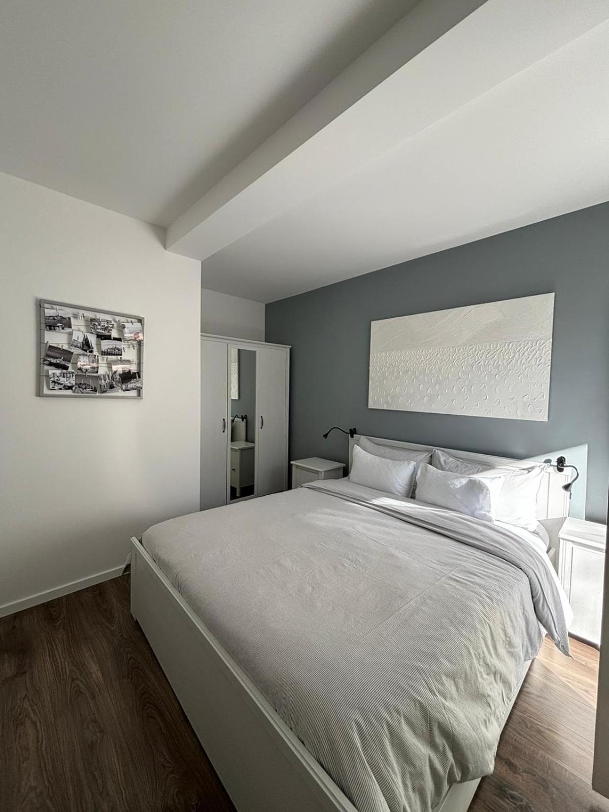 Apartment Margita Ровин Екстериор снимка