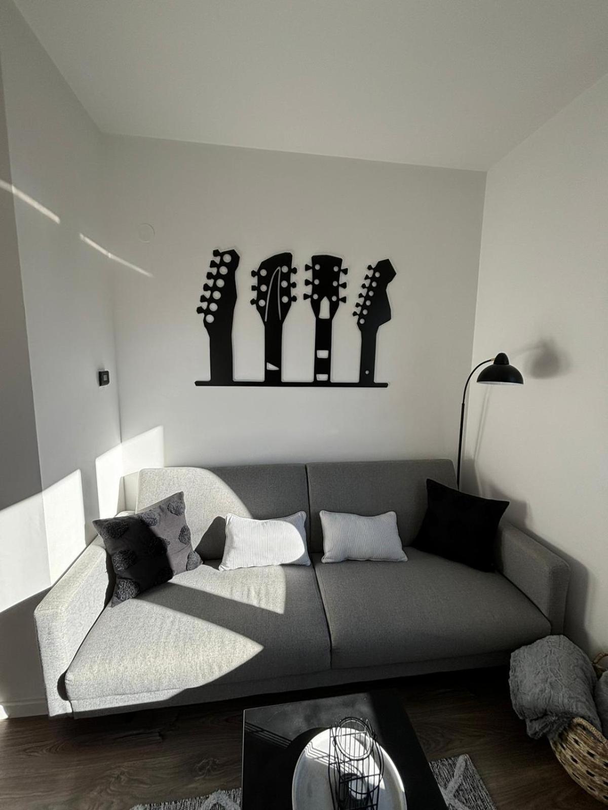 Apartment Margita Ровин Екстериор снимка